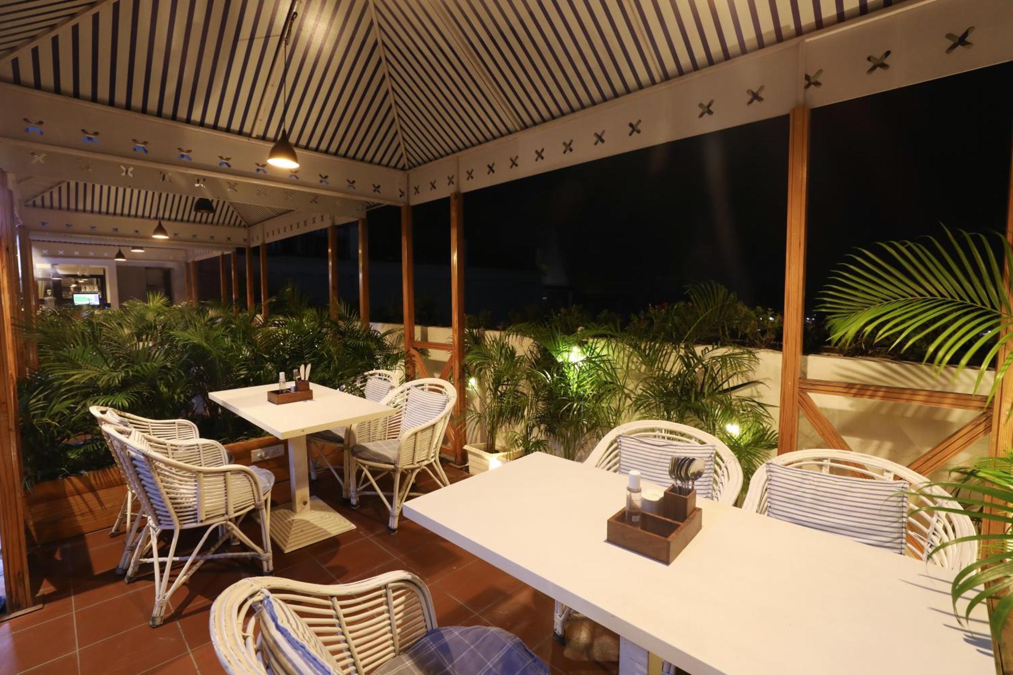 Hotel Le Castle Rudrapur Exterior foto