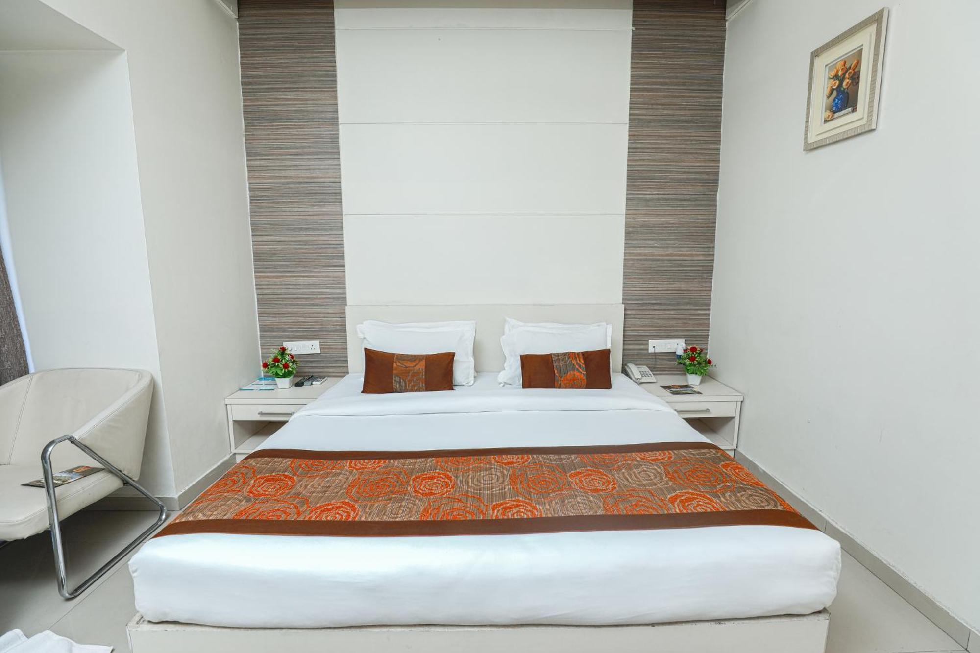 Hotel Le Castle Rudrapur Exterior foto